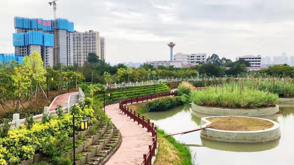 碧桂園日昇昌領(lǐng)峰，領(lǐng)峰花園均價(jià)14000元/平