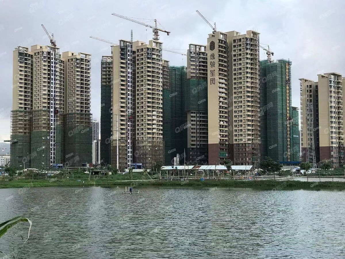 逸駿星園，星光明月花園均價16000元/平