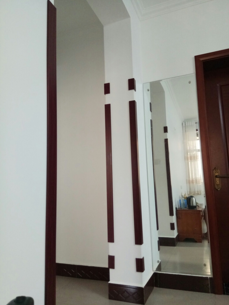 在裝修小產(chǎn)權(quán)房時(shí)必須找專(zhuān)業(yè)工人進(jìn)行裝修