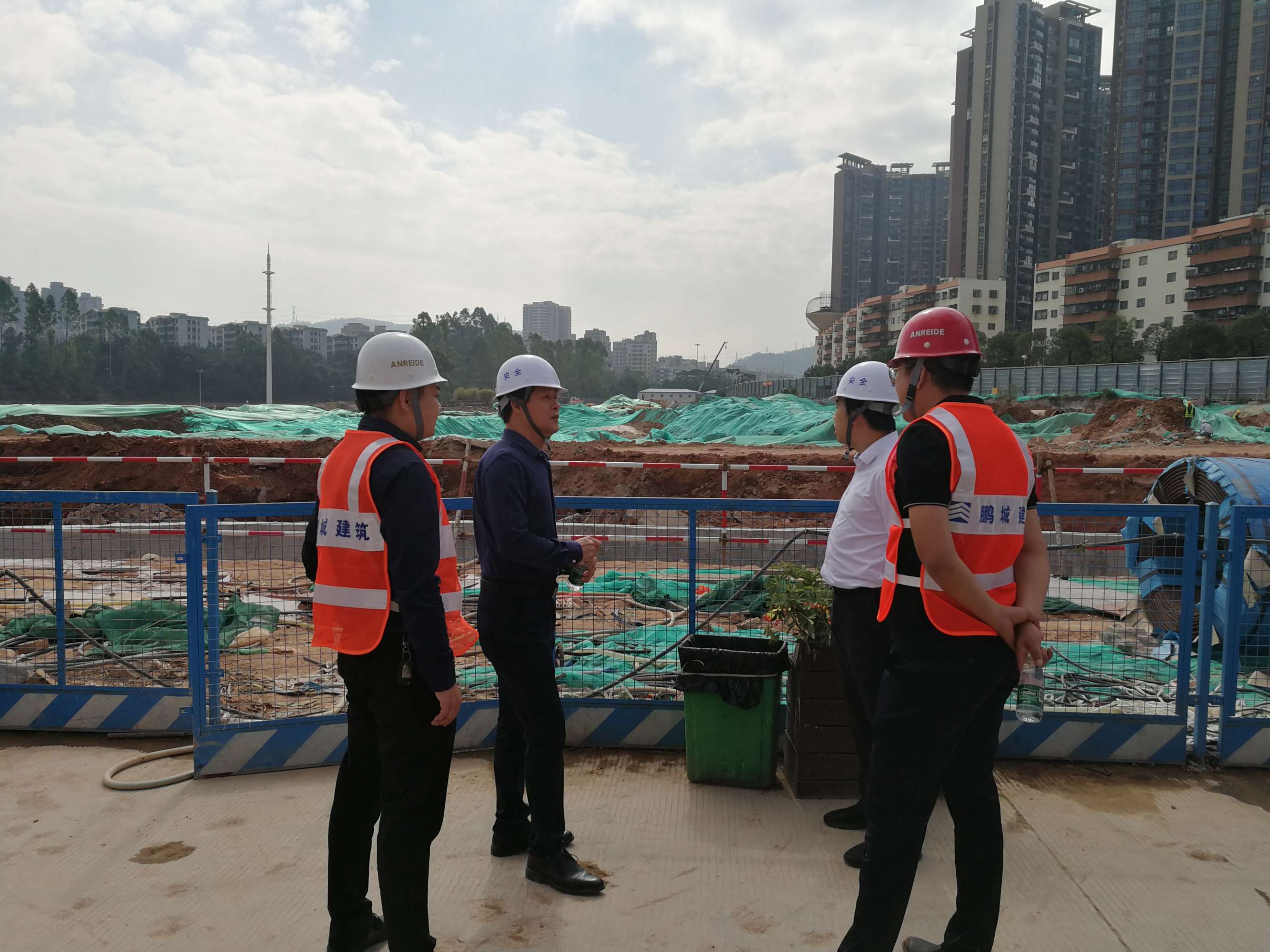 爭(zhēng)取加快處理遺留項(xiàng)目的征收收尾工作