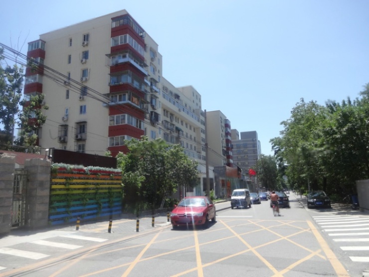 小區(qū)內私搭亂建現象也非常嚴重