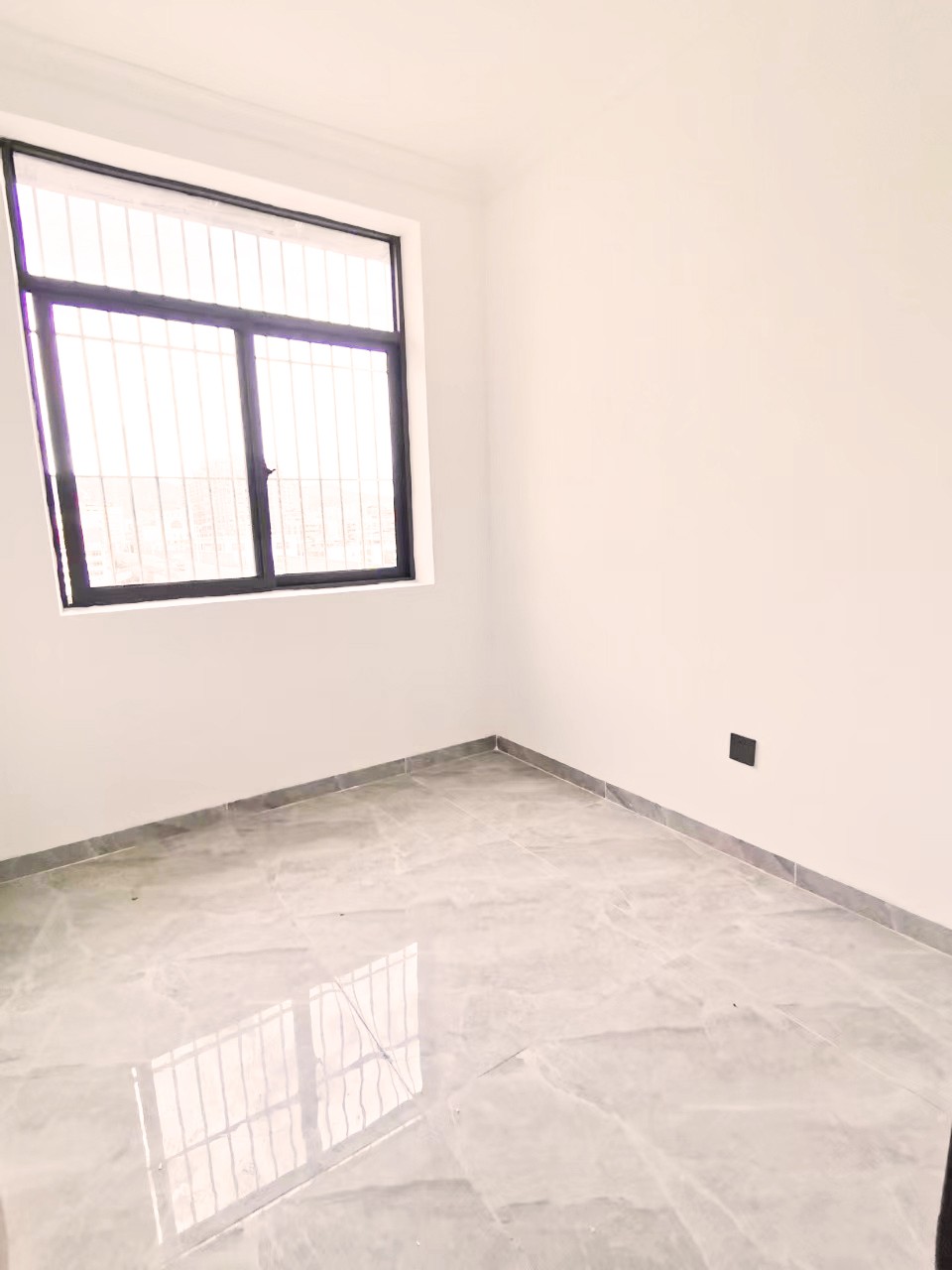 深圳布吉小產(chǎn)權房|東 城 花 園，首付15萬/套  地鐵口200米