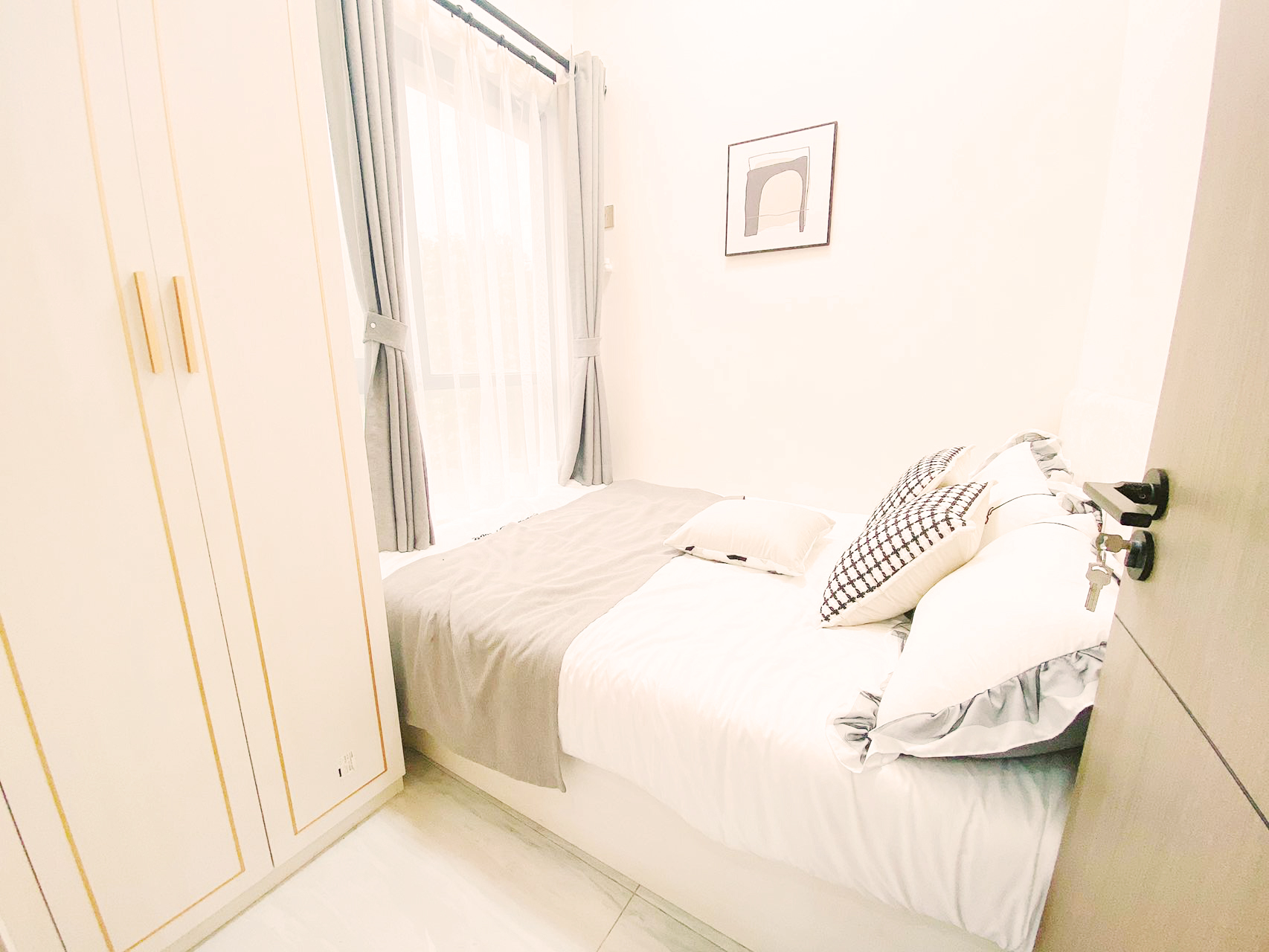 深圳石巖小產(chǎn)權(quán)房| 蔚藍(lán)花城 ，34.8萬/套